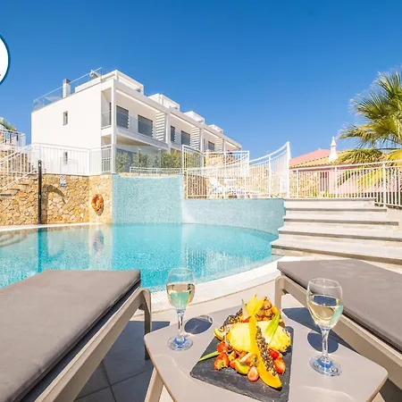 Brand New Property, Swimming Pool Feriehus