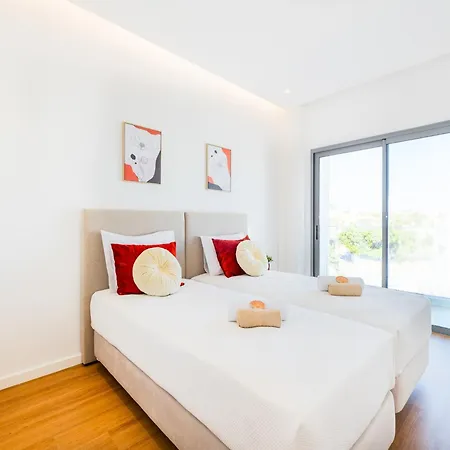 Tatil Evi Brand New Property, Swimming Pool Guia (Faro)